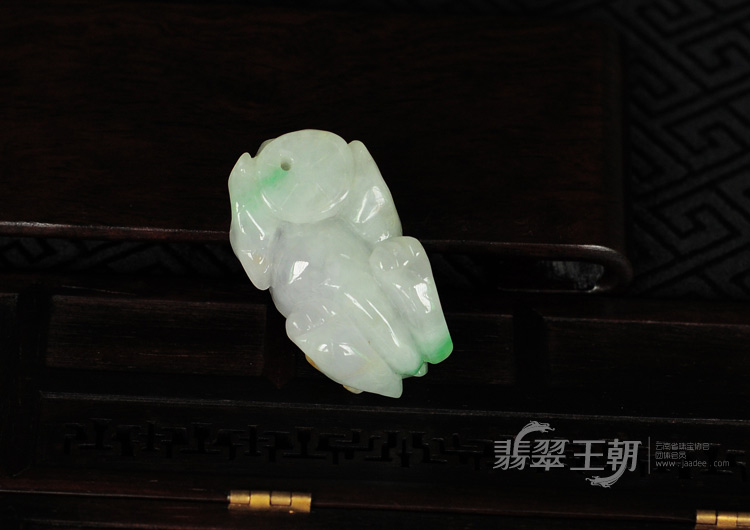 糯冰种黄加绿缅甸翡翠貔貅挂件