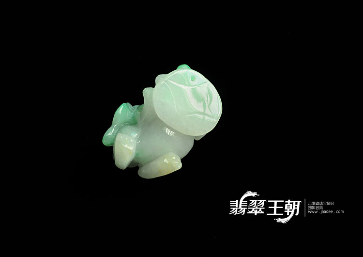 糯冰种飘翠缅甸翡翠貔貅挂件