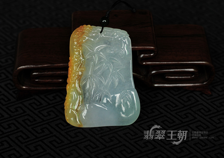 冰种淡三彩缅甸翡翠岁寒三友挂件