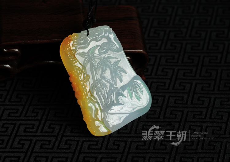 冰种淡三彩缅甸翡翠岁寒三友挂件