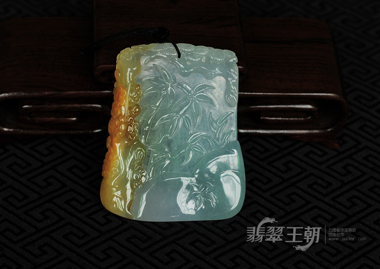 冰种淡三彩缅甸翡翠岁寒三友挂件