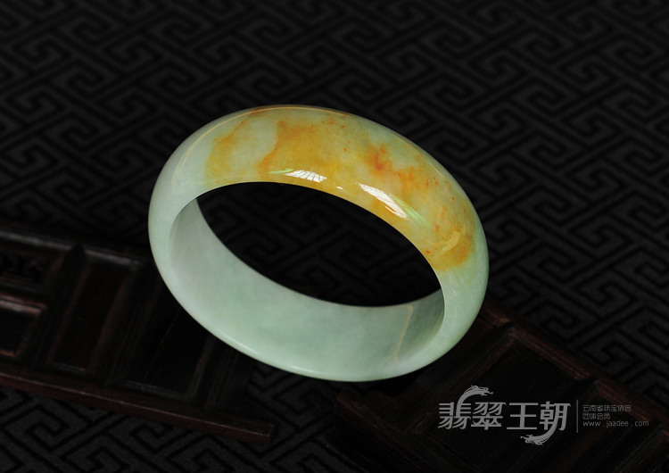 糯冰种黄翡缅甸翡翠手镯(61.4)