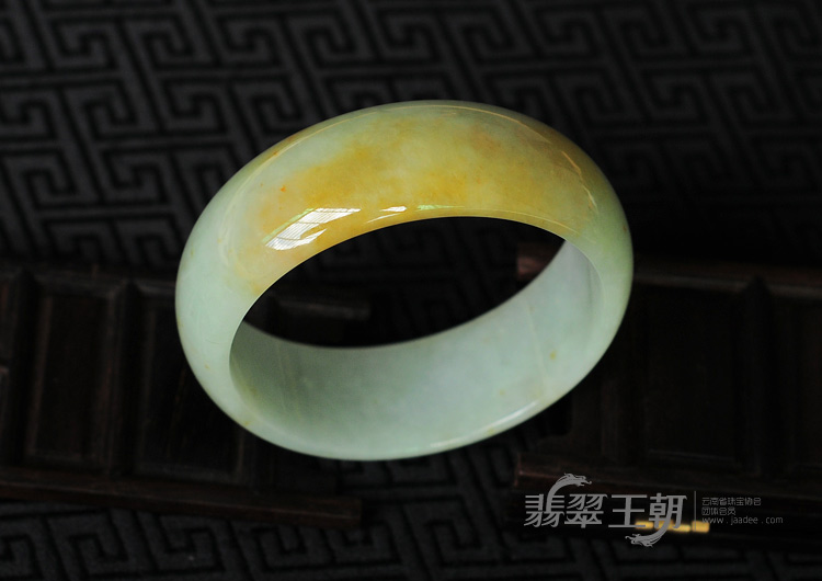 糯冰种黄翡缅甸翡翠手镯(58.5)