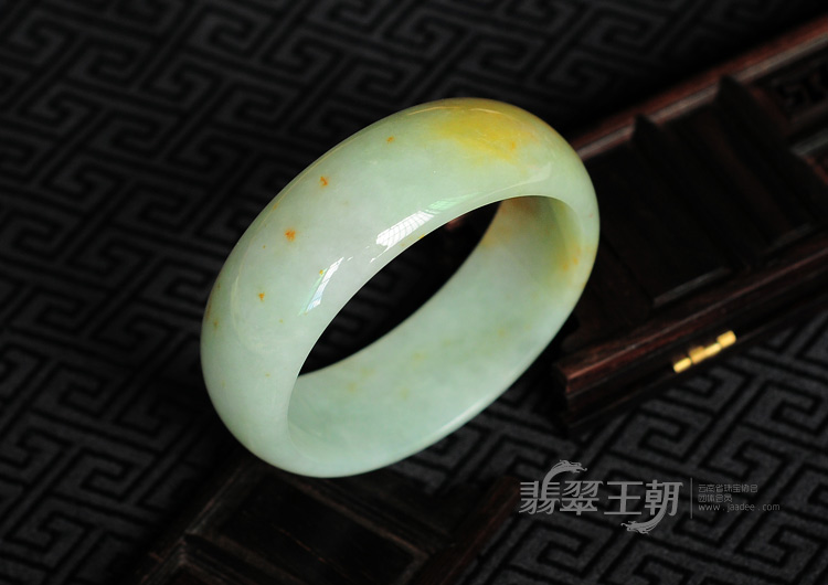 糯冰种黄翡缅甸翡翠手镯(58.5)