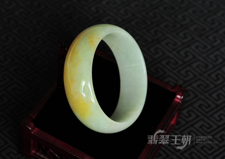 糯冰种黄翡缅甸翡翠手镯(58.5)