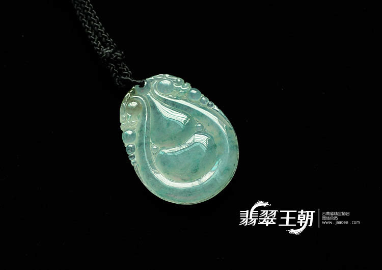 冰种飘花略带黄翡缅甸翡翠福在眼前挂件