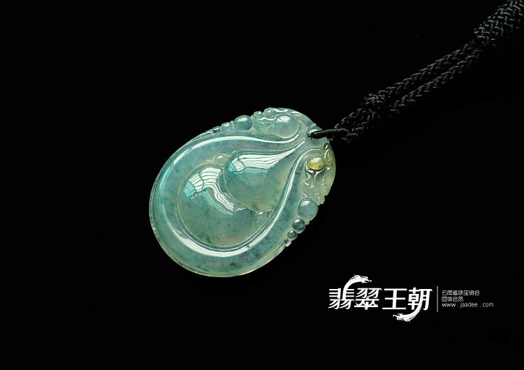 冰种飘花略带黄翡缅甸翡翠福在眼前挂件