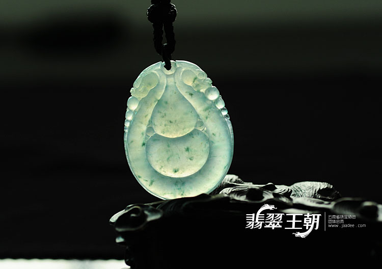 冰种飘花缅甸翡翠福在眼前挂件