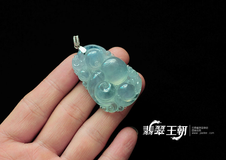 冰种晴水缅甸翡翠镶白金扣如意寿挂件