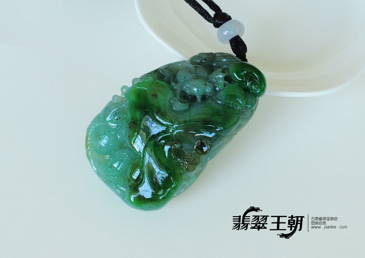 糯冰种阳绿缅甸翡翠年年有余挂件