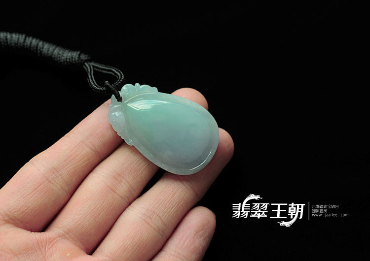 糯冰种春带彩缅甸翡翠水滴挂件