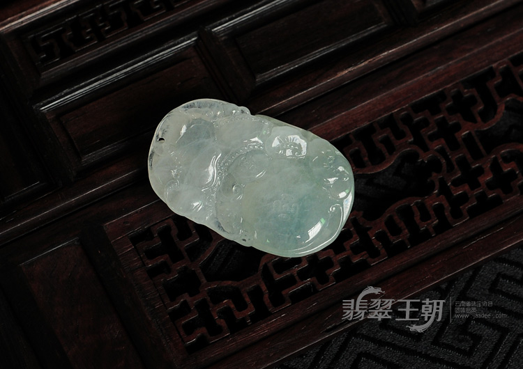 冰种晴水缅甸翡翠螭龙挂件