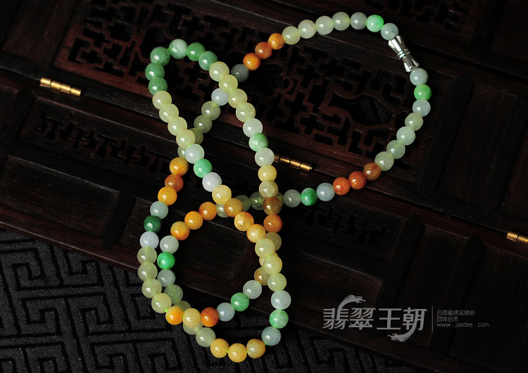 糯冰种三彩缅甸翡翠项链（共100颗）