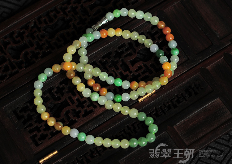 糯冰种三彩缅甸翡翠项链（共100颗）