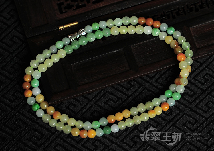 糯冰种三彩缅甸翡翠项链（共100颗）