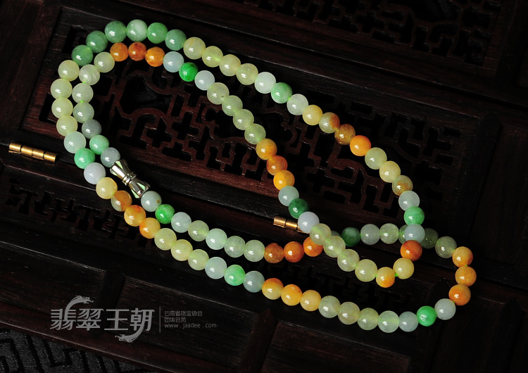 糯冰种三彩缅甸翡翠项链（共100颗）