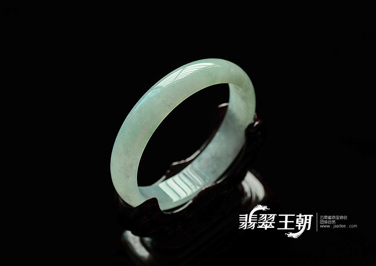 冰种淡晴水缅甸翡翠手镯(61.4)