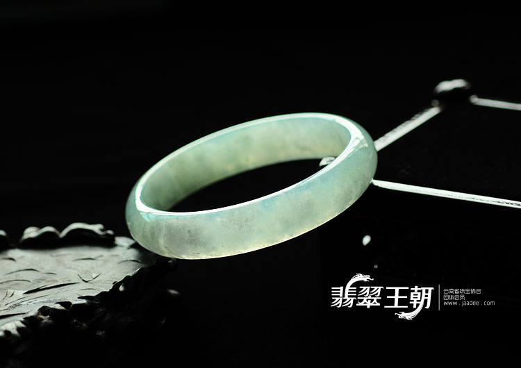 冰种淡晴水缅甸翡翠手镯(61.4)