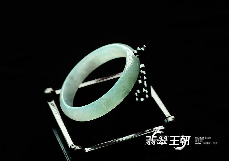 冰种淡晴水缅甸翡翠手镯(61.6)
