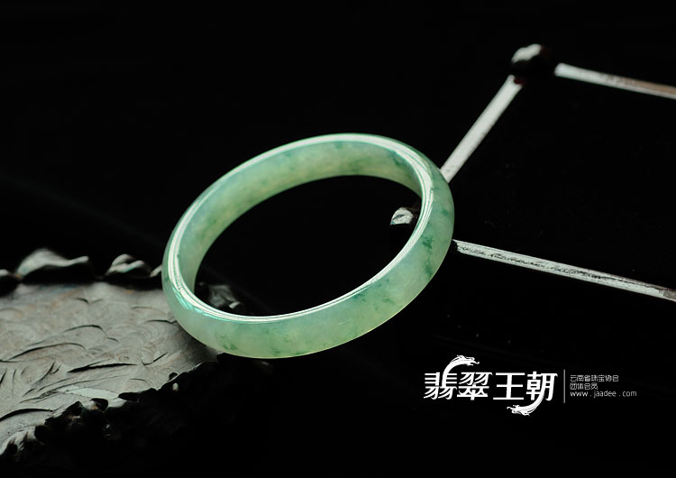 冰种飘花缅甸翡翠手镯(60)