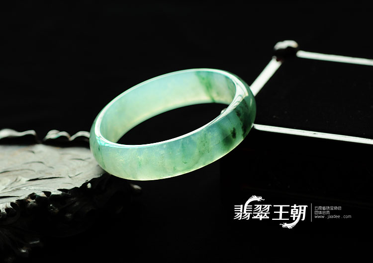 冰种飘花缅甸翡翠手镯(58.1)