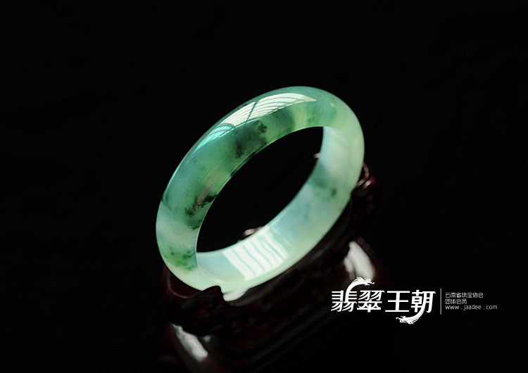冰种飘花缅甸翡翠手镯(58.1)