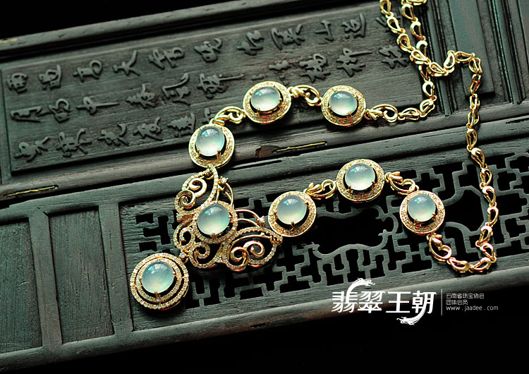 冰种缅甸翡翠项链（真钻）