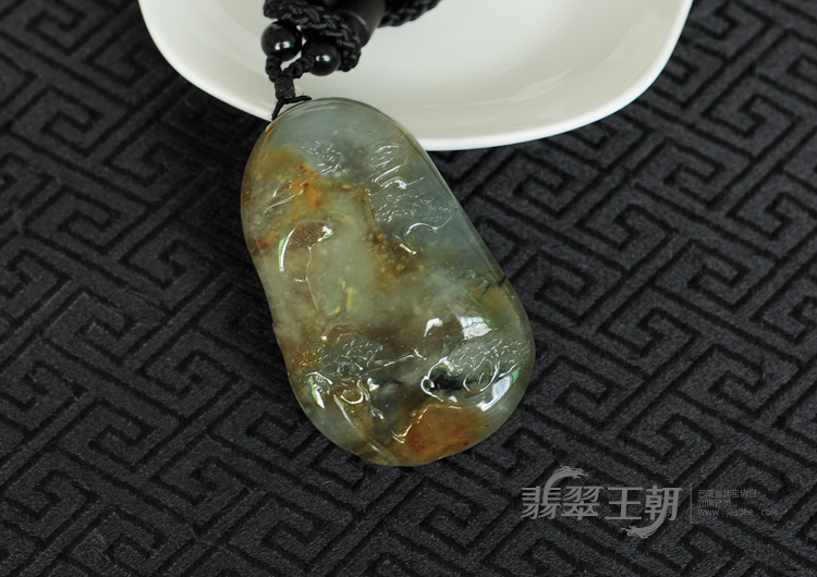 冰种黄翡飘花缅甸翡翠“望庐山瀑布”挂件