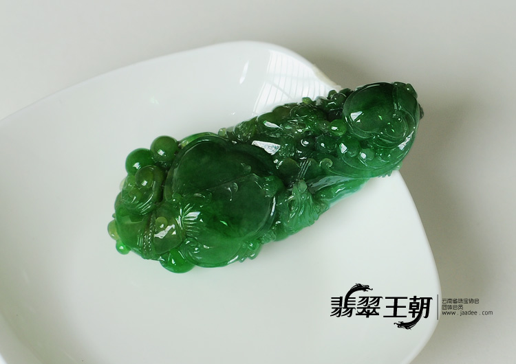 糯冰种满绿缅甸翡翠事事如意挂件