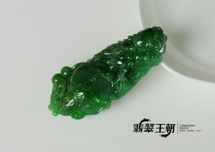 糯冰种满绿缅甸翡翠事事如意挂件