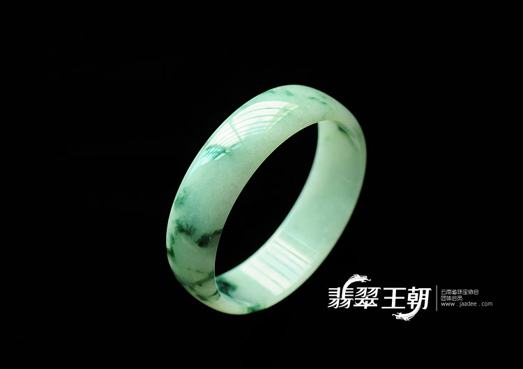 糯冰种飘花缅甸翡翠手镯(53.2)