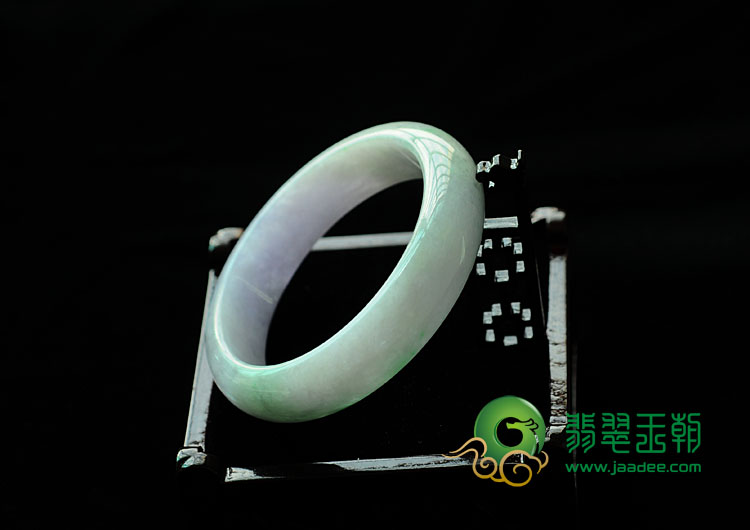 糯冰种春带彩缅甸翡翠手镯(58.2)
