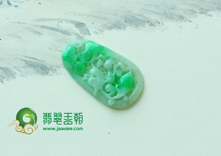 糯冰种翠色缅甸翡翠花开富贵挂件
