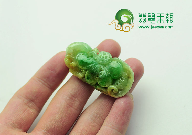 糯冰种黄加绿缅甸翡翠美蕾绽放挂件