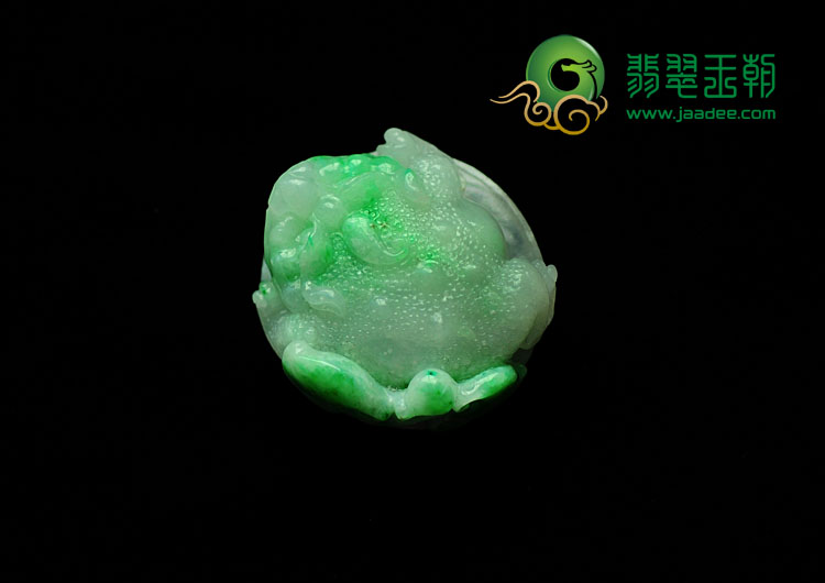 糯冰种翠色缅甸翡翠金蟾挂件