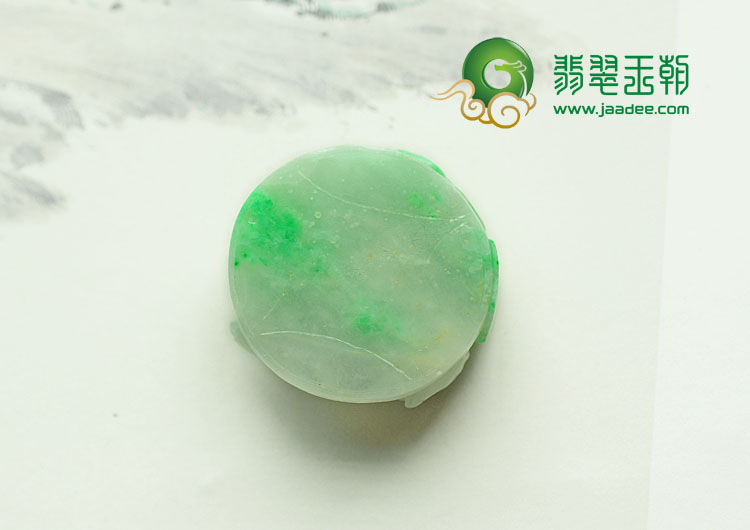 糯冰种翠色缅甸翡翠金蟾挂件