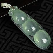 冰玻种飘花缅甸翡翠四季豆挂件