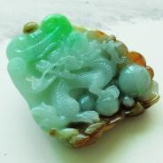 糯冰种三彩缅甸翡翠飞龙挂件