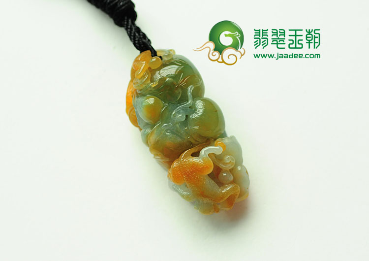 冰种黄翡缅甸翡翠灵猴献寿挂件
