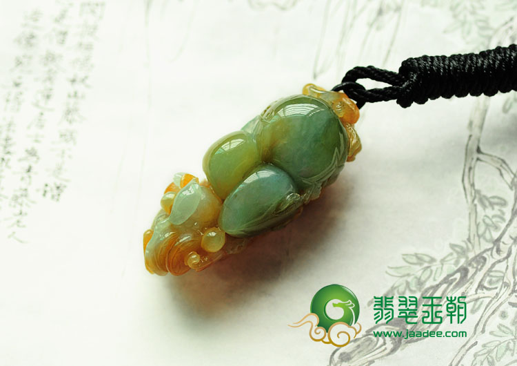 冰种黄翡缅甸翡翠灵猴献寿挂件