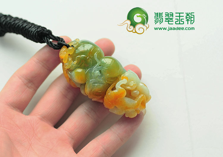 冰种黄翡缅甸翡翠灵猴献寿挂件