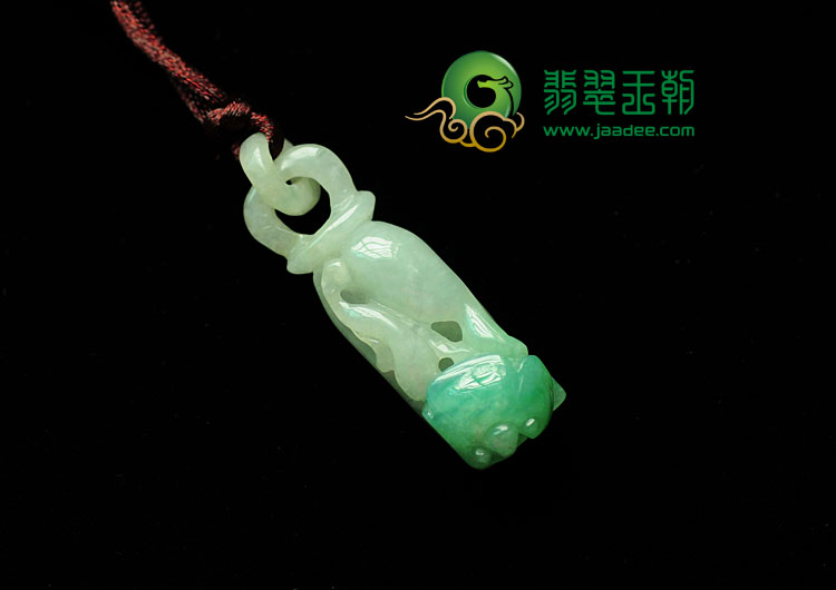 糯冰种飘蓝绿缅甸翡翠招财手挂件