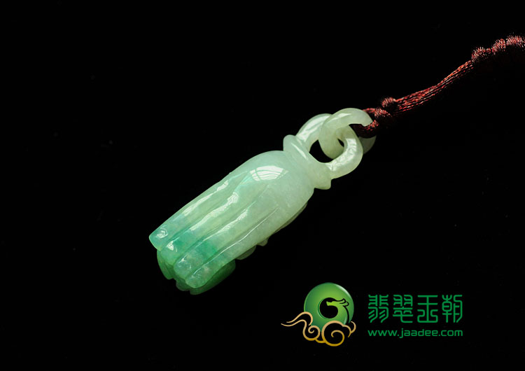 糯冰种飘蓝绿缅甸翡翠招财手挂件