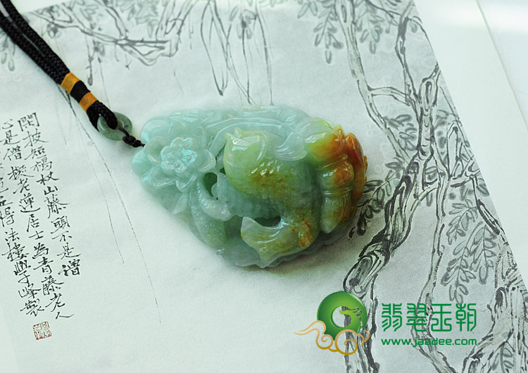 糯冰种黄翡缅甸翡翠年年有余手玩件