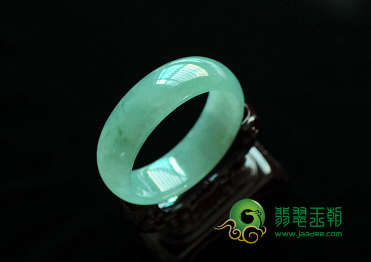 冰种晴水略飘花缅甸翡翠宽条手镯（58.6）