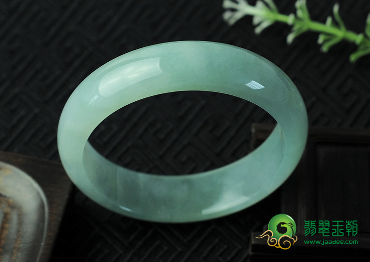 冰种晴水缅甸翡翠手镯（58.4mm）