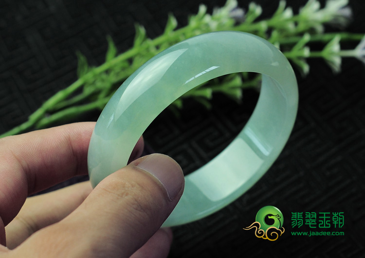 冰种晴水缅甸翡翠手镯（58.4mm）