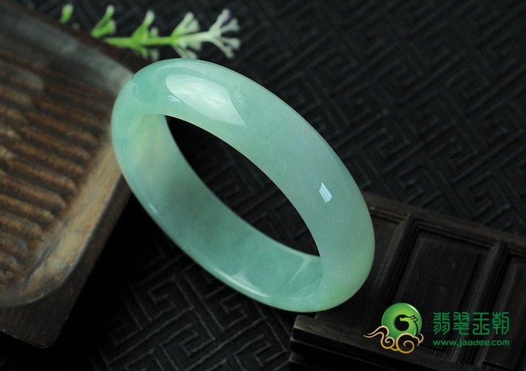 冰种晴水缅甸翡翠手镯（58.4mm）
