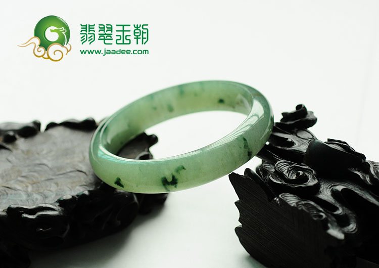 糯冰种飘花缅甸翡翠手镯(57.9mm)