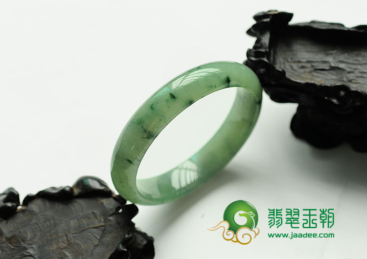 糯冰种飘花缅甸翡翠手镯(57.9mm)